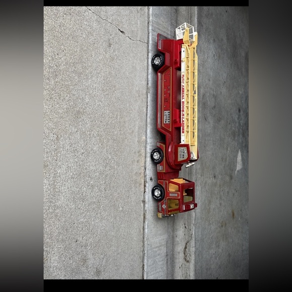 Nylint Fire Dept Engine CO. 5 Aerial Hook-N-Ladder vintage toys and collectible - Picture 1 of 4